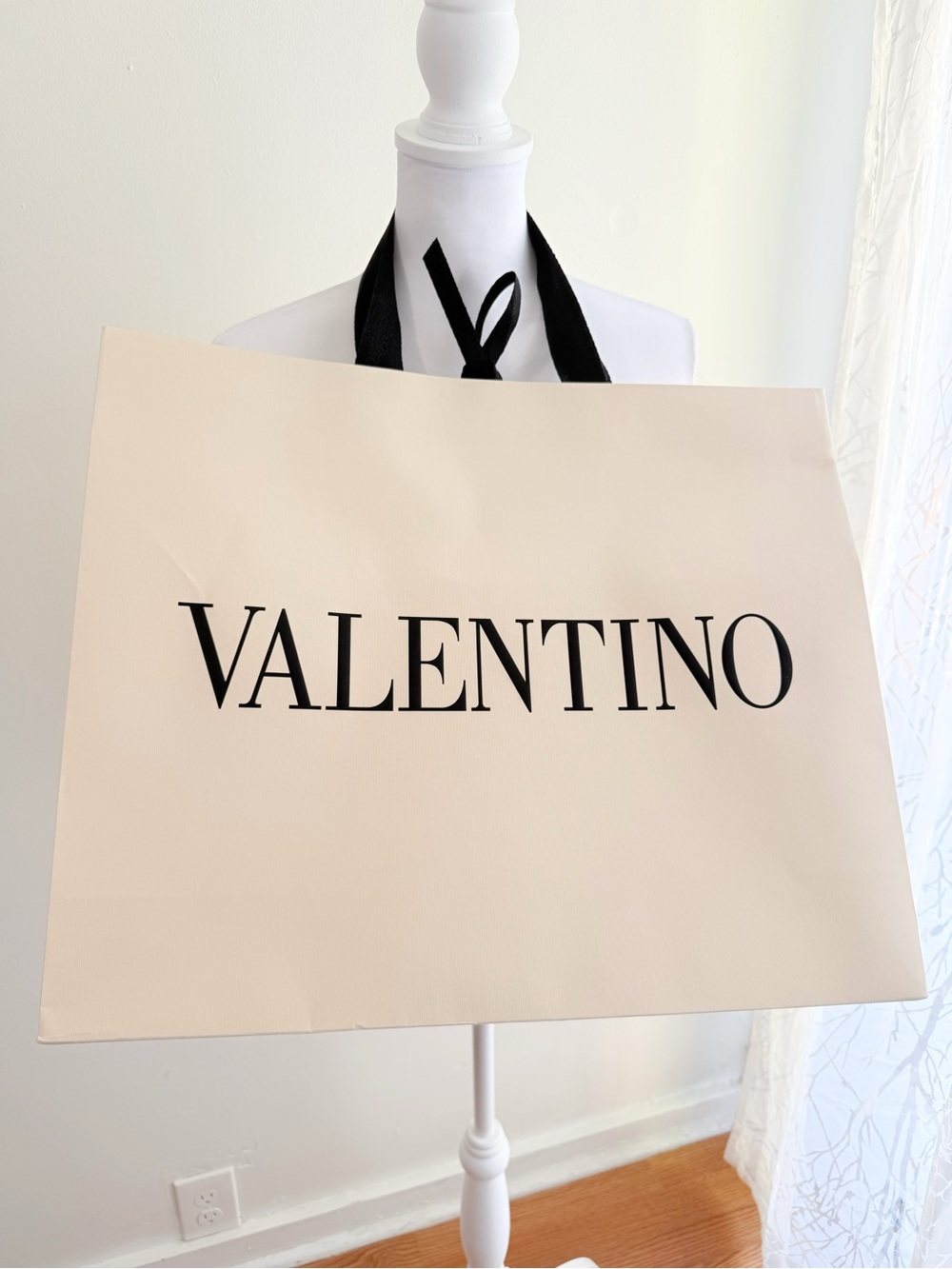 VALENTINO CREAM BLACK PAPER LARGE SHOPPING GIFT BAG